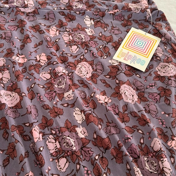 🍁HOST PICK 🍁Lularoe “Azure” skirt mauve & purple muted  flower pattern - Picture 2 of 7